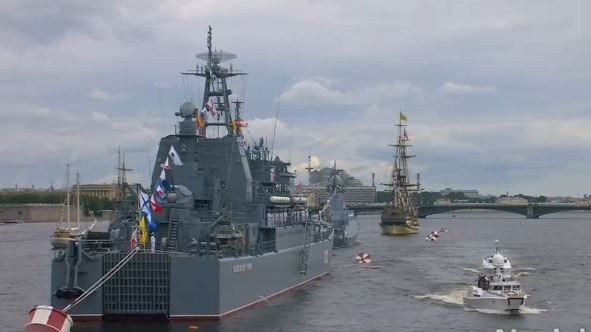 Oslavy Dne námořnictva v Rusku jsou ukázkou síly